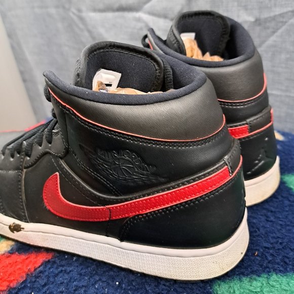 %Nike Air Jordan 1 Mid Retro Black Red Men Size 10.5 Chicago Bulls AJ16 main image 8